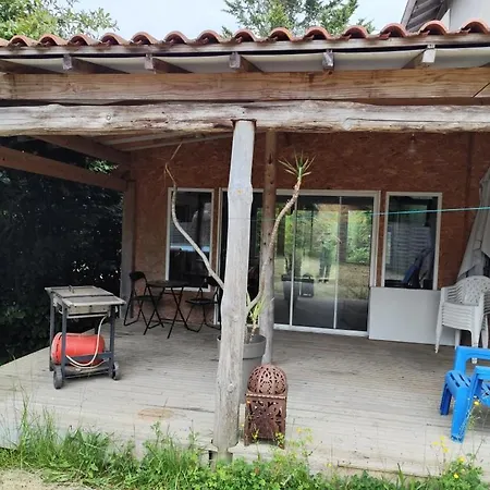Ferme Equestre 9 A 12 Places 度假居 欧兹